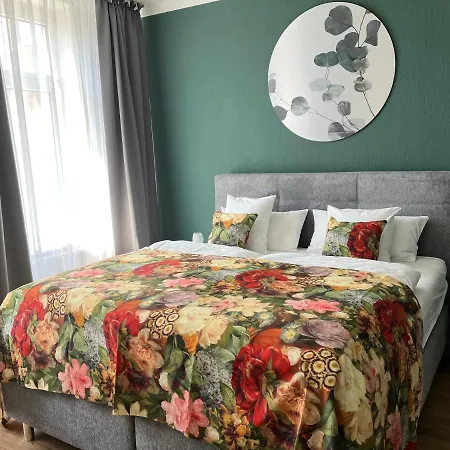 8 Apartment